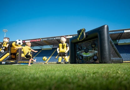 Opblaasbaar Goal Huren | NAC Voetbal-thema Spel | Jump Express