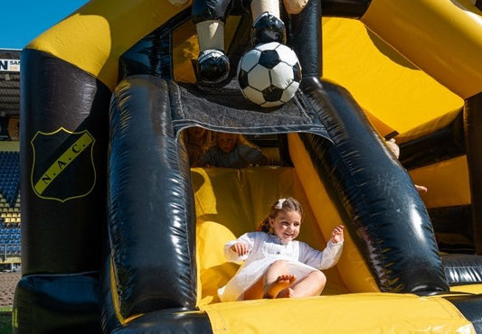 NAC Voetbalthema met Glijbaan | Springkussen Huren